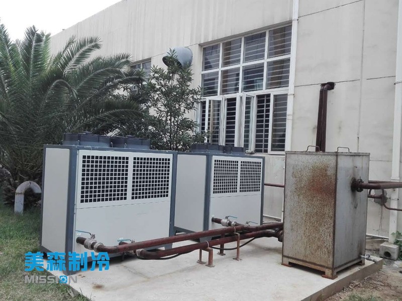 两台风冷式高温冷水机组-东方电气